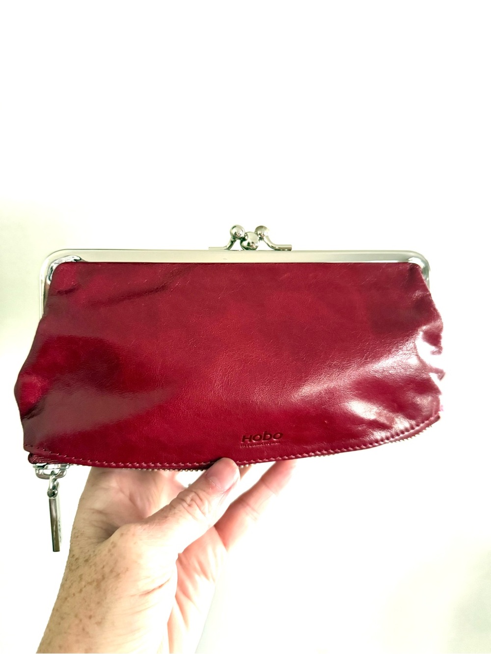 HOBO International Cherry Red Leather Kiss-Lock Clutch Wallet - Picture 2 of 9